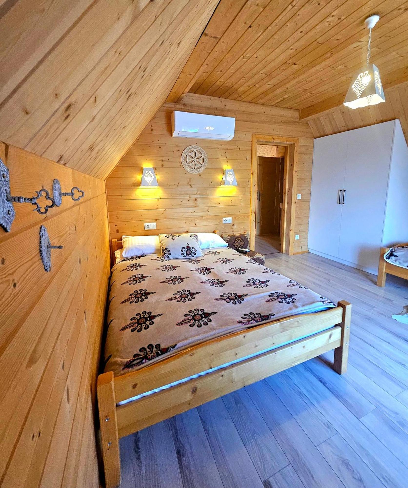Goralska Chatka 2 Highland Cottage - Split Ac, Jacuzzi, Sauna, Private Parking, Mountains View, Garden, Zakopane Dış mekan fotoğraf